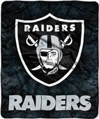 Northwest NFL Oakland Raiders Roll Out Throws