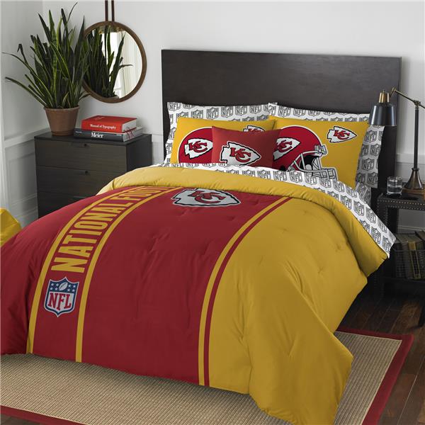 Northwest Chiefs Soft & Cozy Full Comforter Set