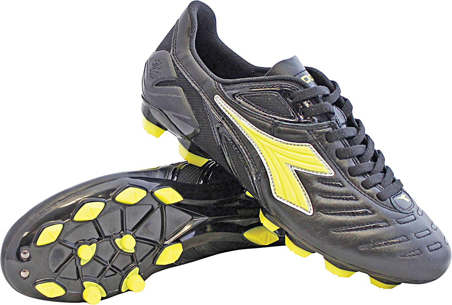 E128531 Diadora Maracana 18 Soccer Cleats