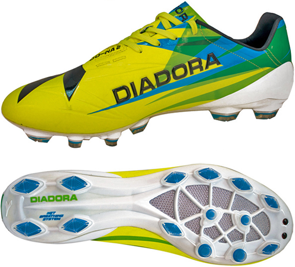 Diadora DD-NA 2 GLX 14 Molded Soccer Cleats | Epic Sports