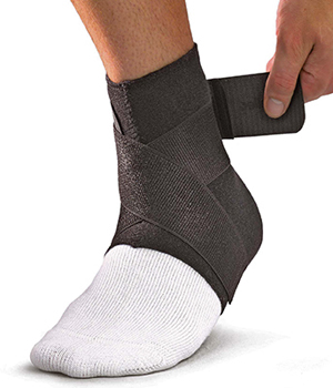 Mueller Ankle Support With Straps